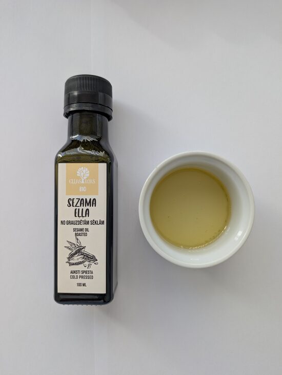 Bio sezama sēklu eļļa, auksti spiesta no grauzdētām sēklām